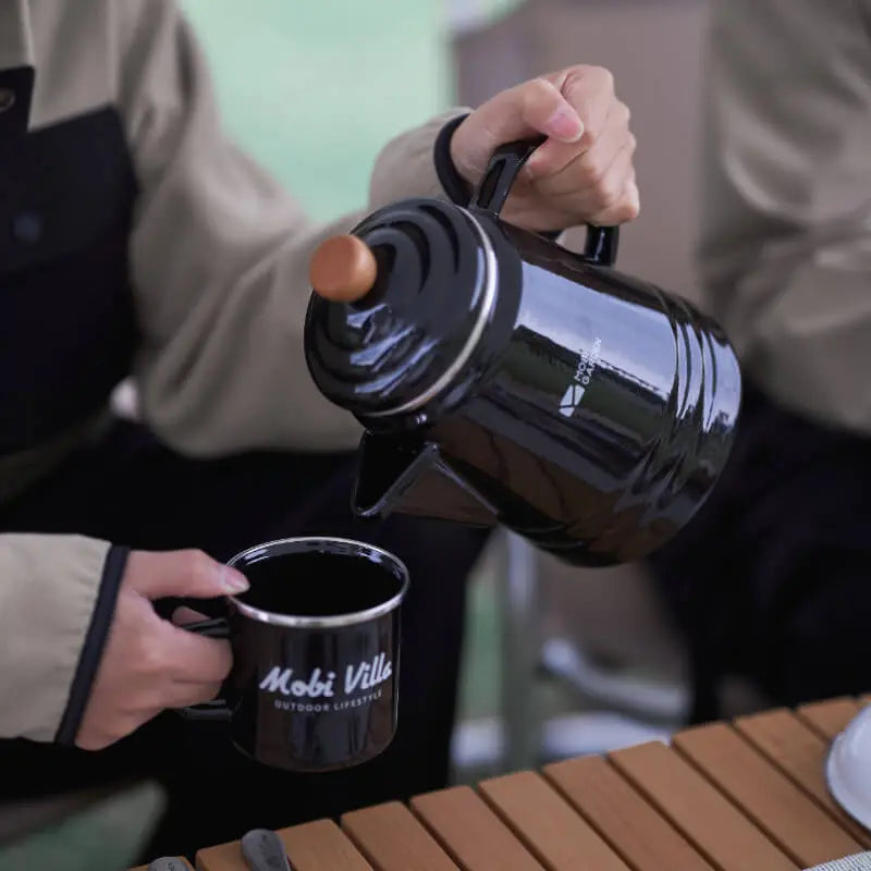 MG056-057 | MOBI GARDEN NX21666068 _ ENAMEL COFFEE POT | MG056 White | MG057 Black
