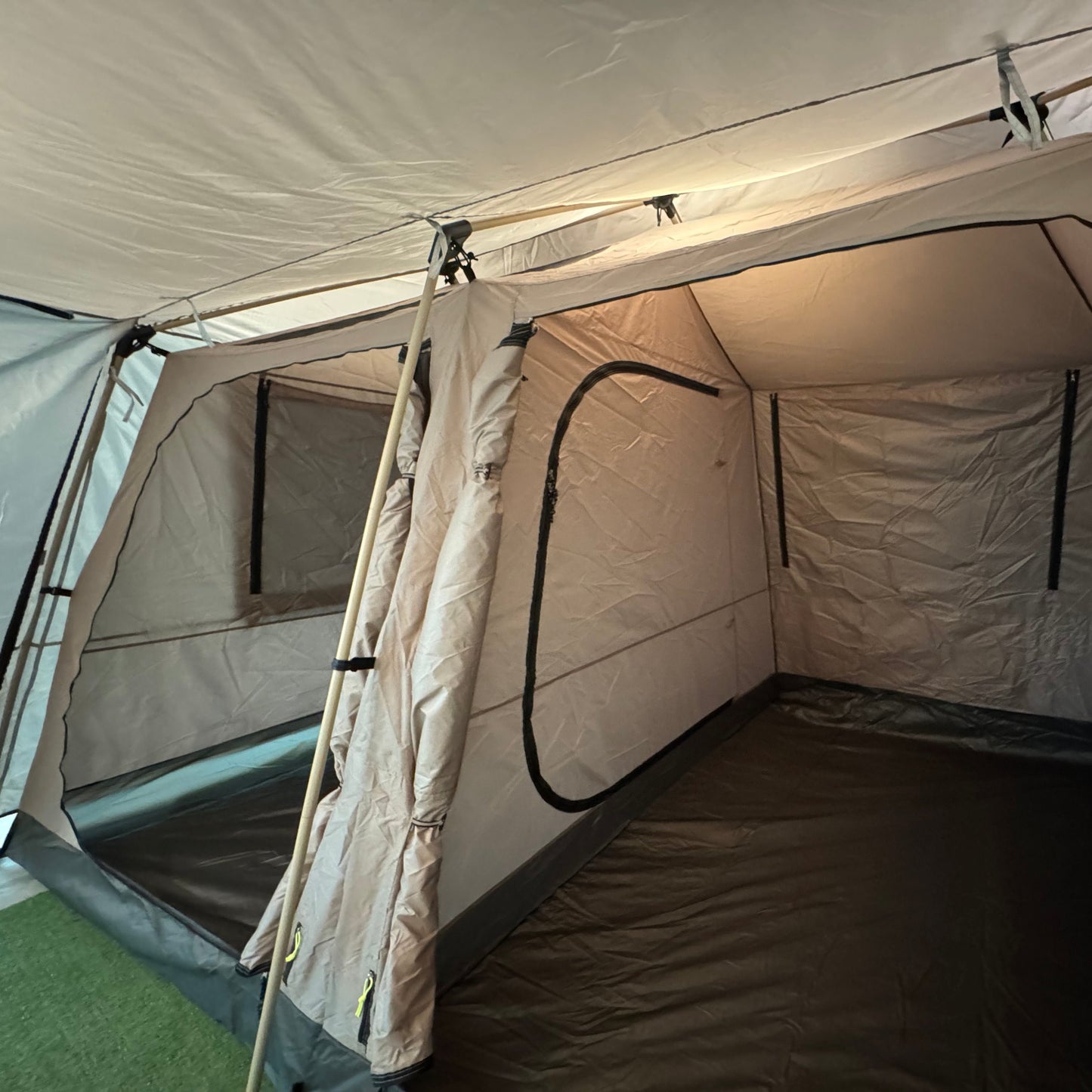 LF008-009 LFO GJ-1895 Medium Manual Family Tent, 4-5 Persons