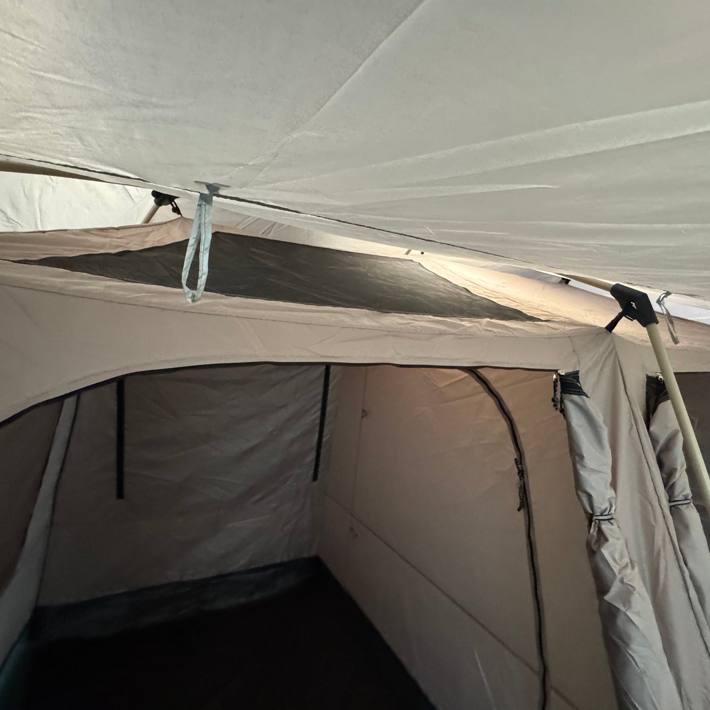 LF008-009 LFO GJ-1895 Medium Manual Family Tent, 4-5 Persons