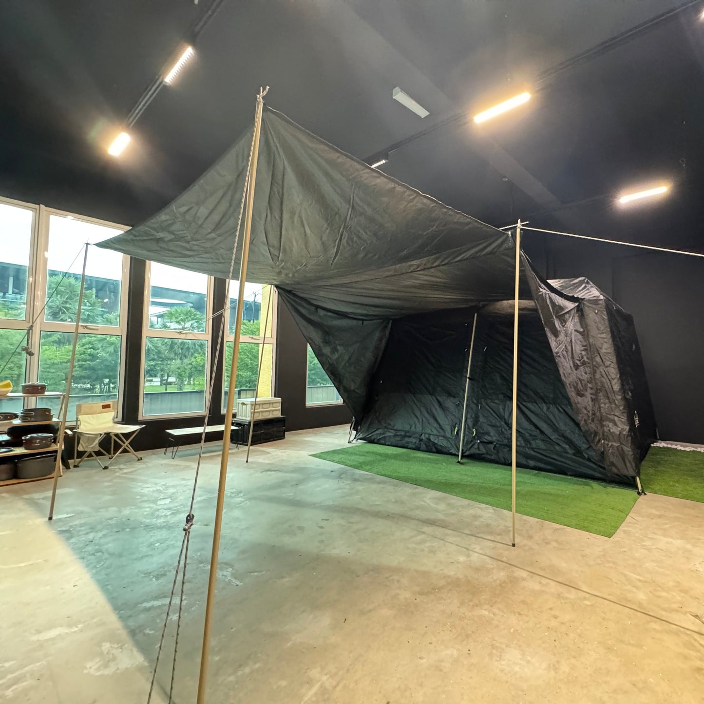 LF008-009 LFO GJ-1895 Medium Manual Family Tent, 4-5 Persons