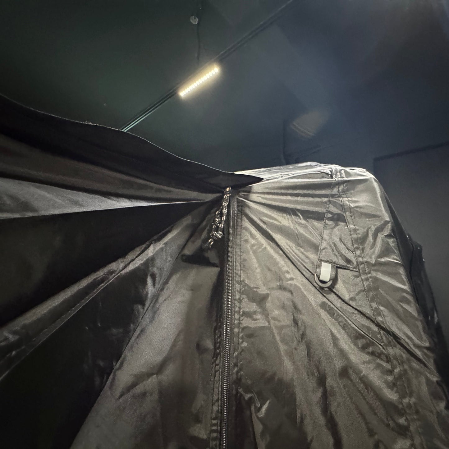 LF008-009 LFO GJ-1895 Medium Manual Family Tent, 4-5 Persons