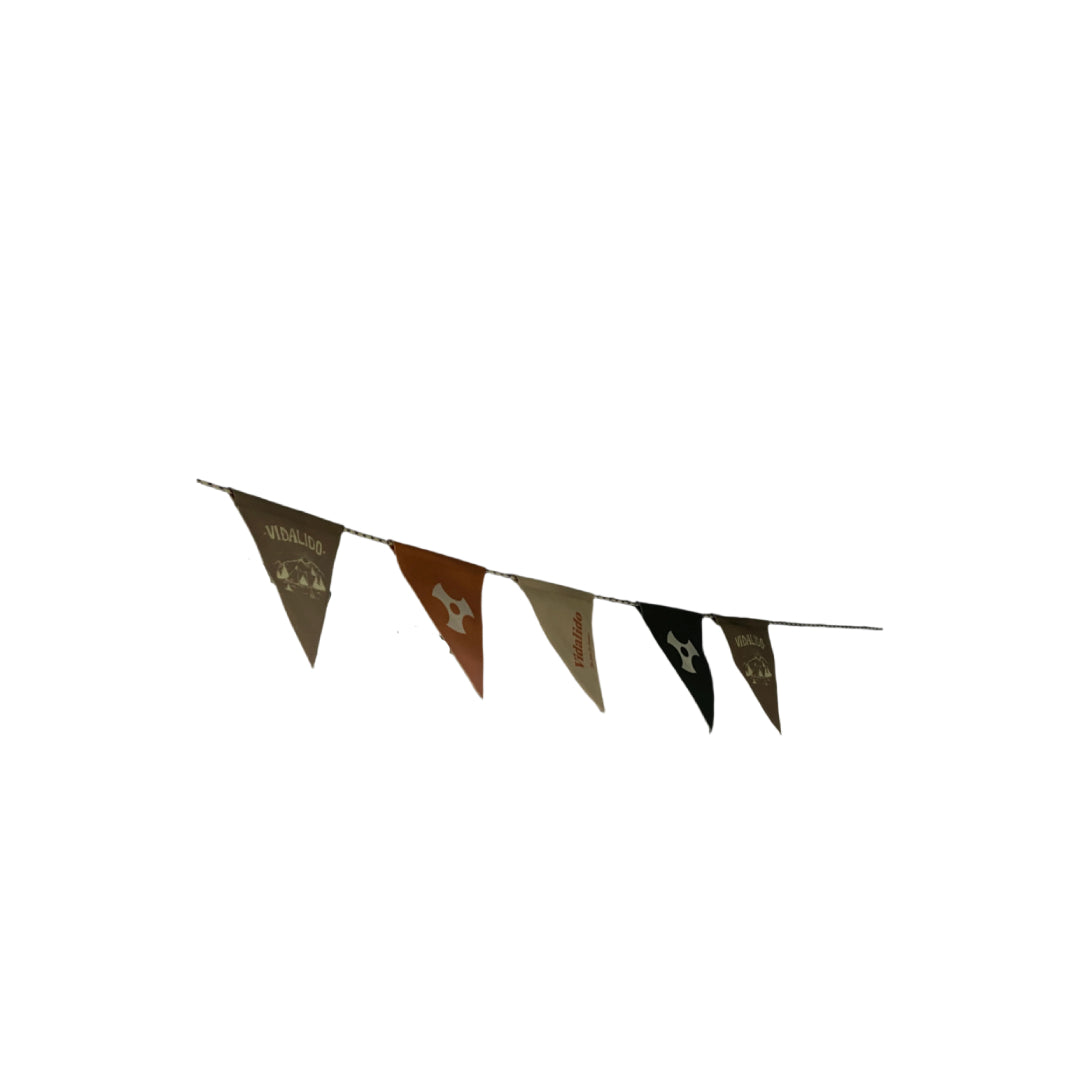 VD027 | VIDALIDO Felt pennant (4.8m/12 flags)