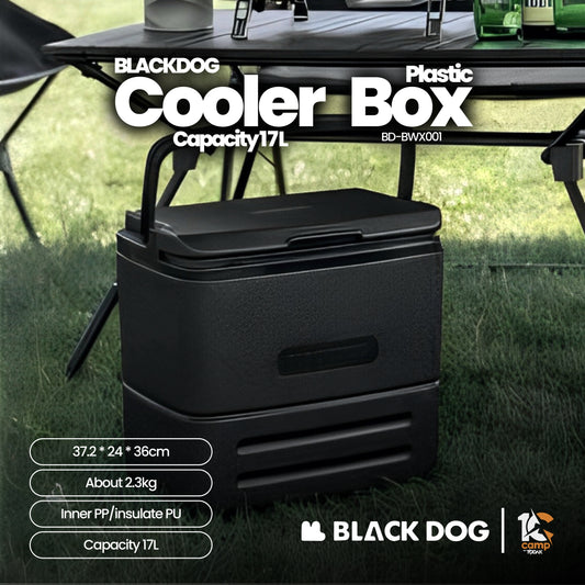 A black plastic cooler box with a capacity of 17 liters, featuring the BlackDog brand logo and handles for carrying.