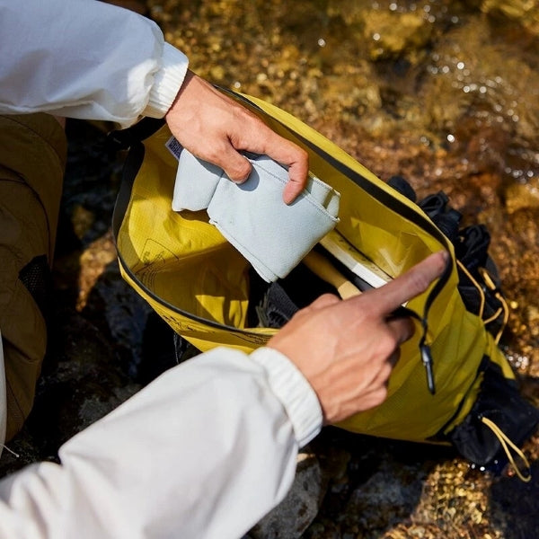 NH134 | NATUREHIKE CNH22BB003_ (Far mountain) Lightweight shoulder waterproof bag | Dark Grey -25L(without shoes)